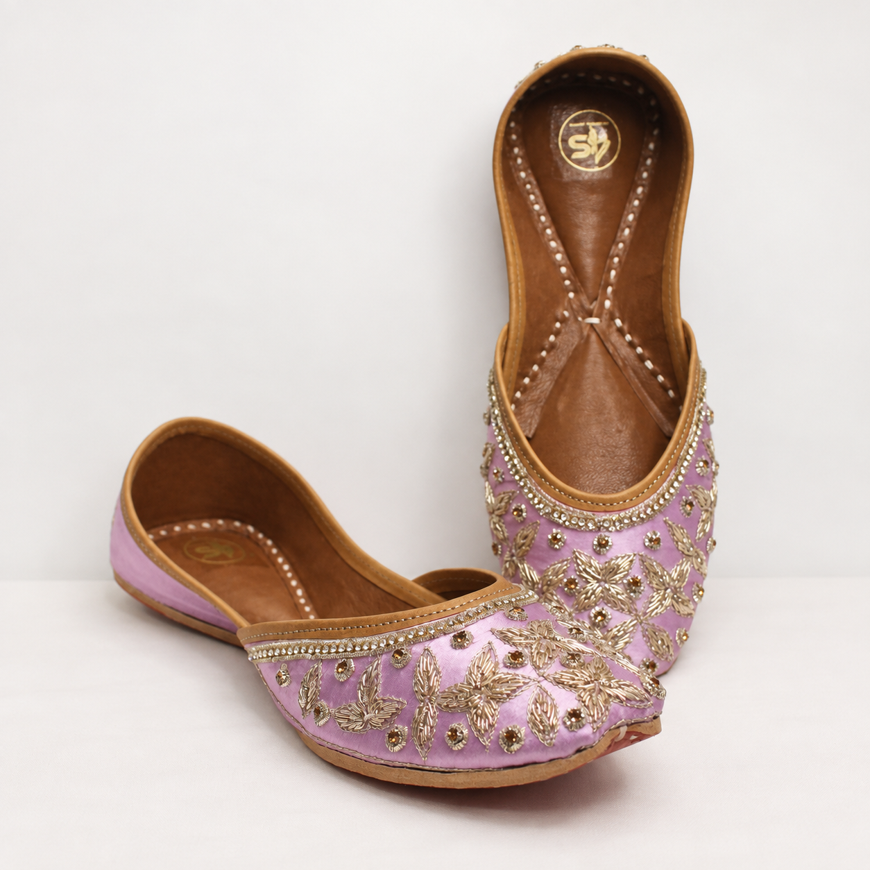 Gulnaar Lavender Gold Punjabi Jutti