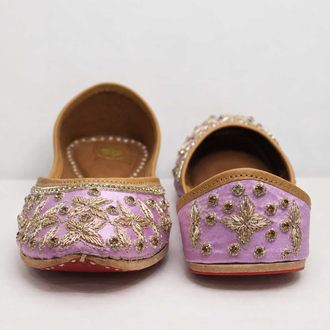 Gulnaar Lavender Gold Punjabi Jutti